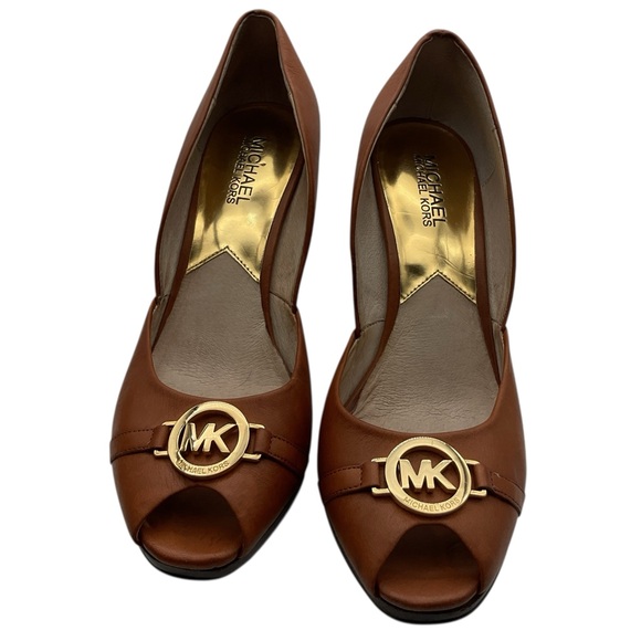 Michael Kors Brown wedge Leather Heels with Gold‎ Medallion size 8.5 - Picture 4 of 10